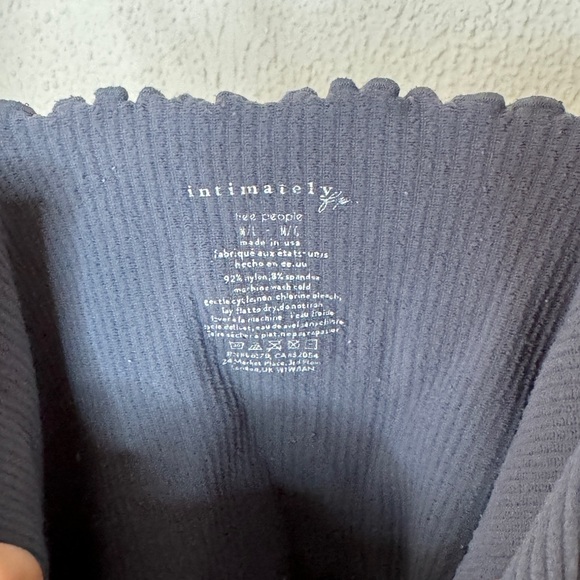 Free People ‘Intimately’ navy cropped cami top - Picture 2 of 2